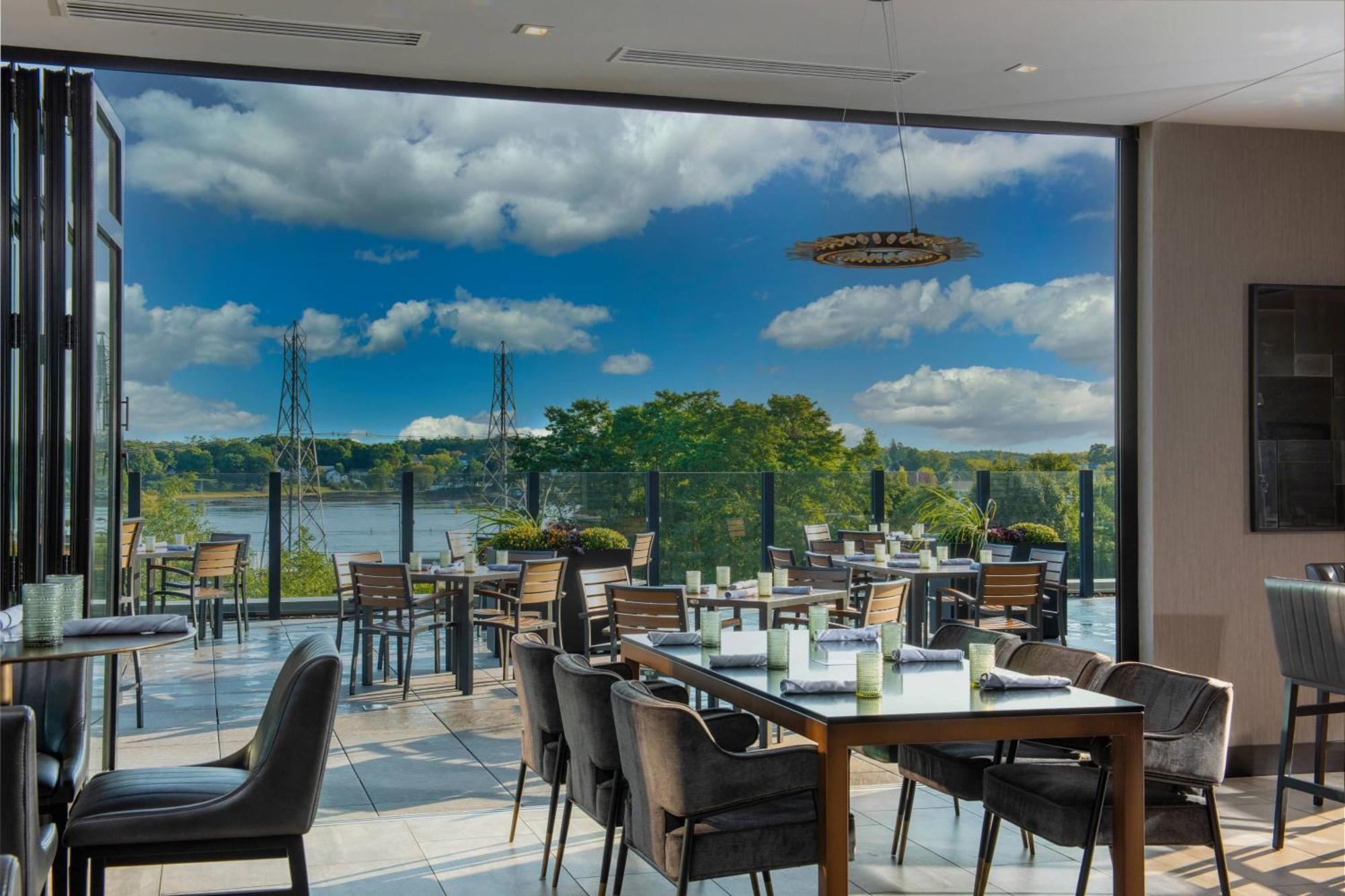 Ac Hotel By Marriott Portsmouth Downtown/Waterfront Bagian luar foto